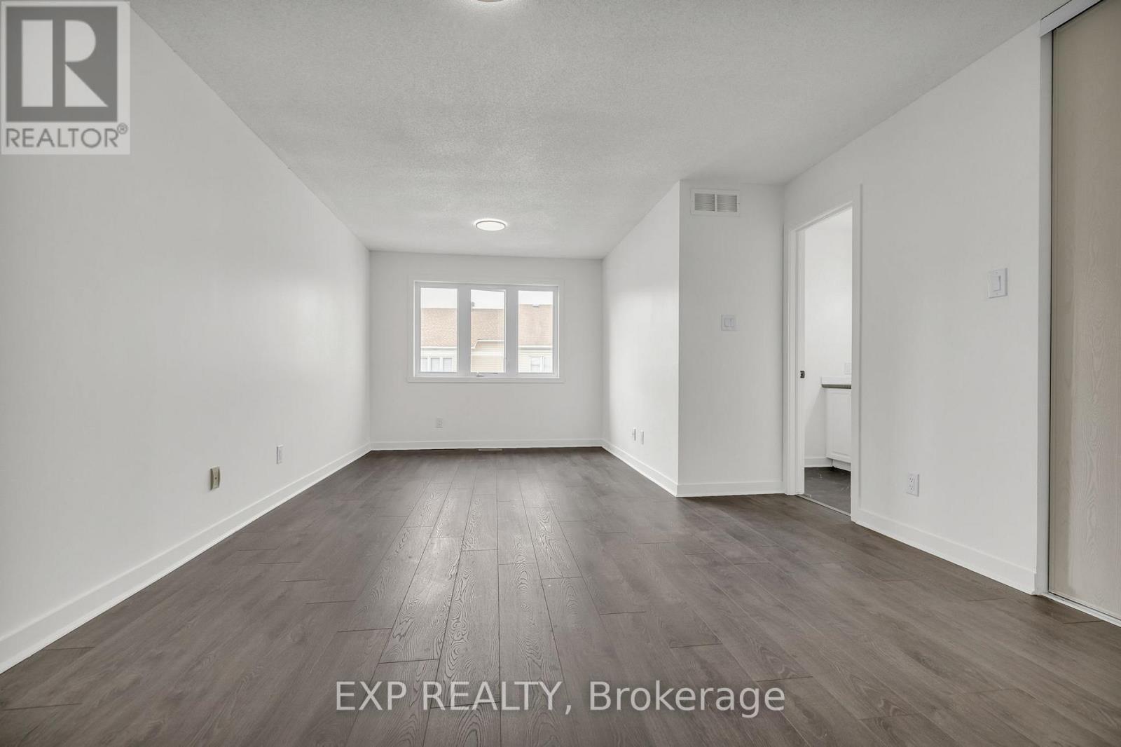 












423 HILLSBORO

,
Ottawa,




Ontario
K2M3A7


