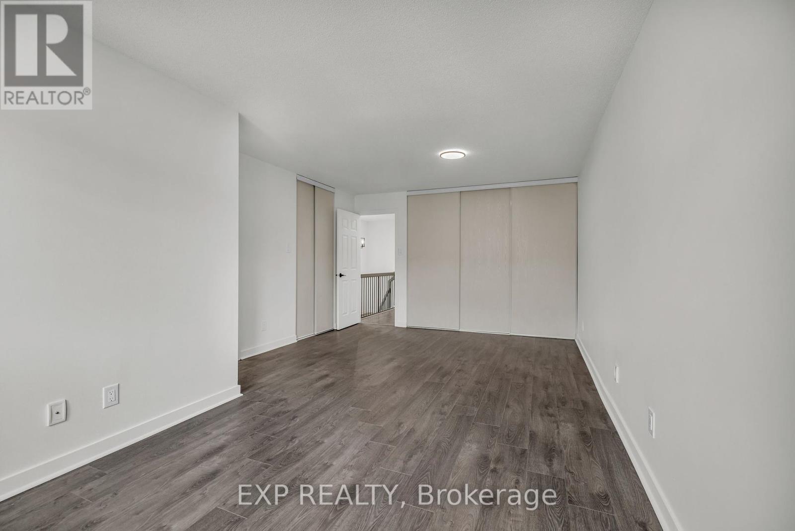 












423 HILLSBORO

,
Ottawa,




Ontario
K2M3A7

