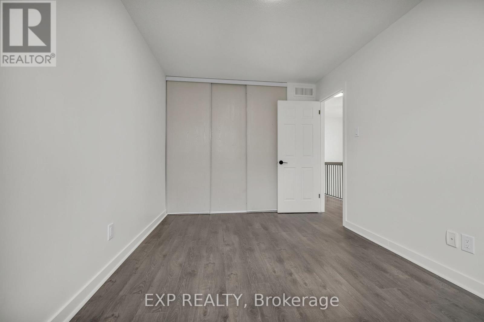 












423 HILLSBORO

,
Ottawa,




Ontario
K2M3A7

