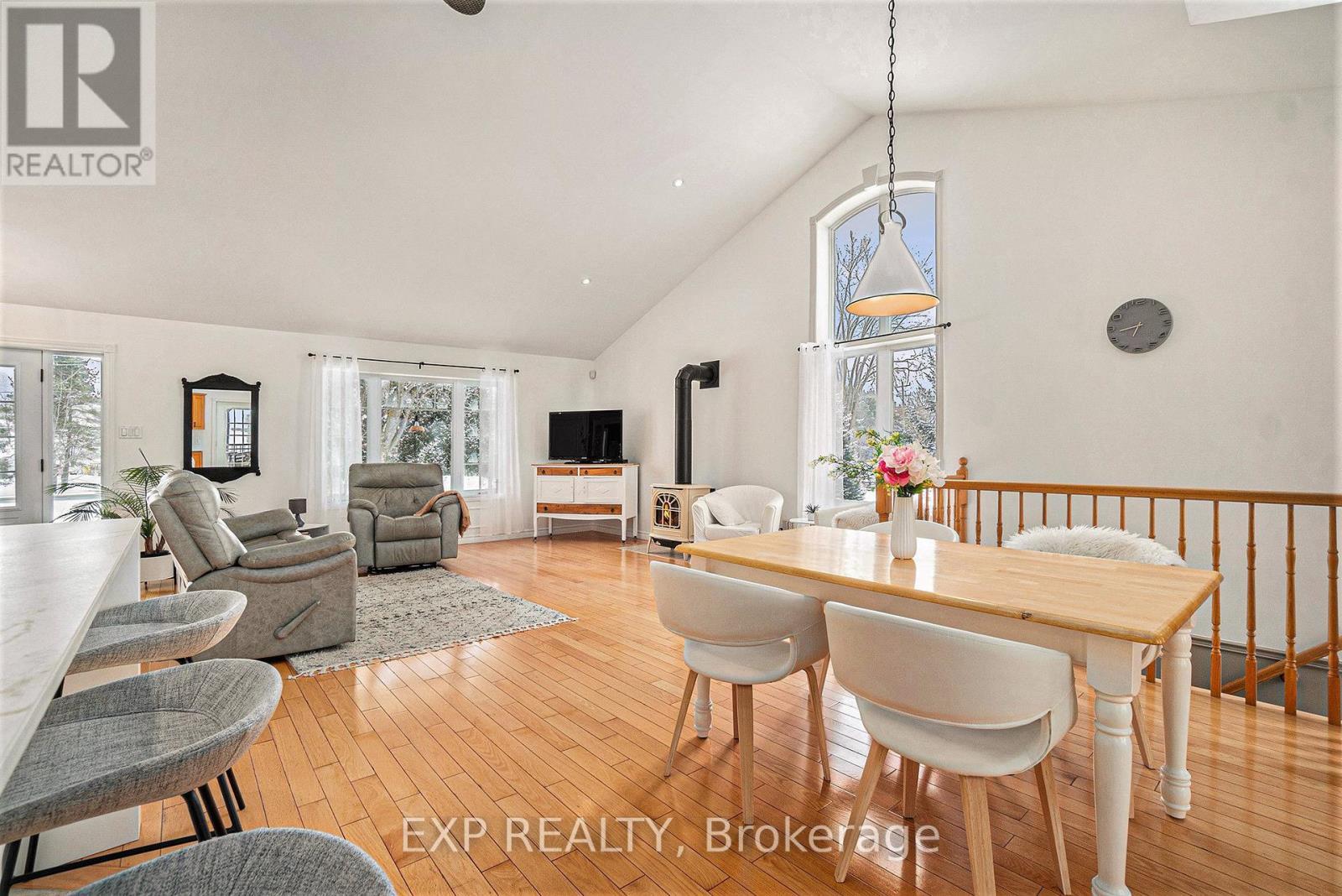 












1508 ST ANDRE ROAD

,
Russell,




Ontario
K0A1W0

