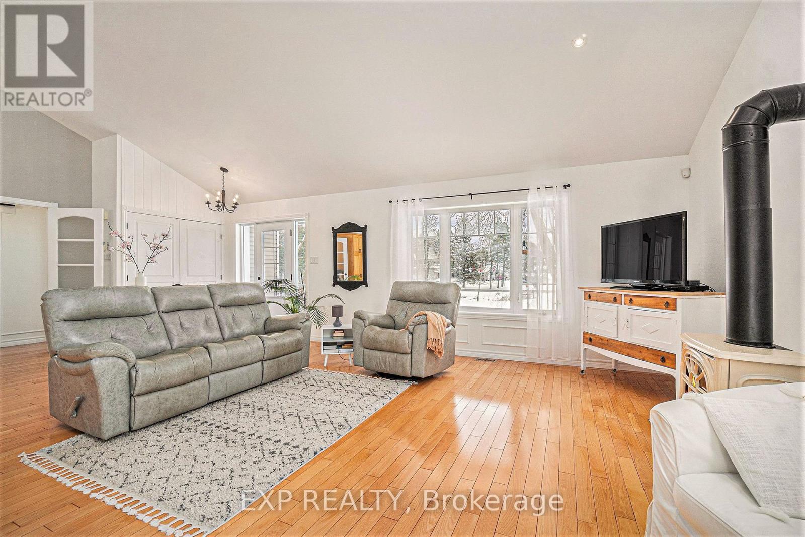 












1508 ST ANDRE ROAD

,
Russell,




Ontario
K0A1W0

