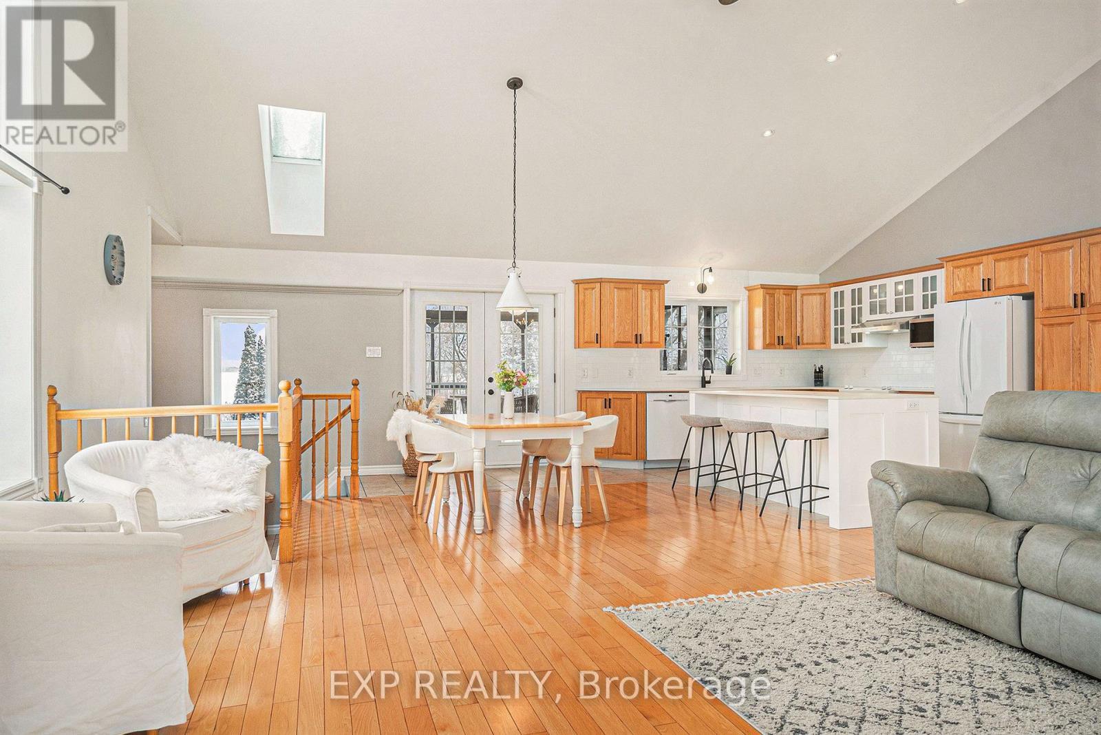 












1508 ST ANDRE ROAD

,
Russell,




Ontario
K0A1W0


