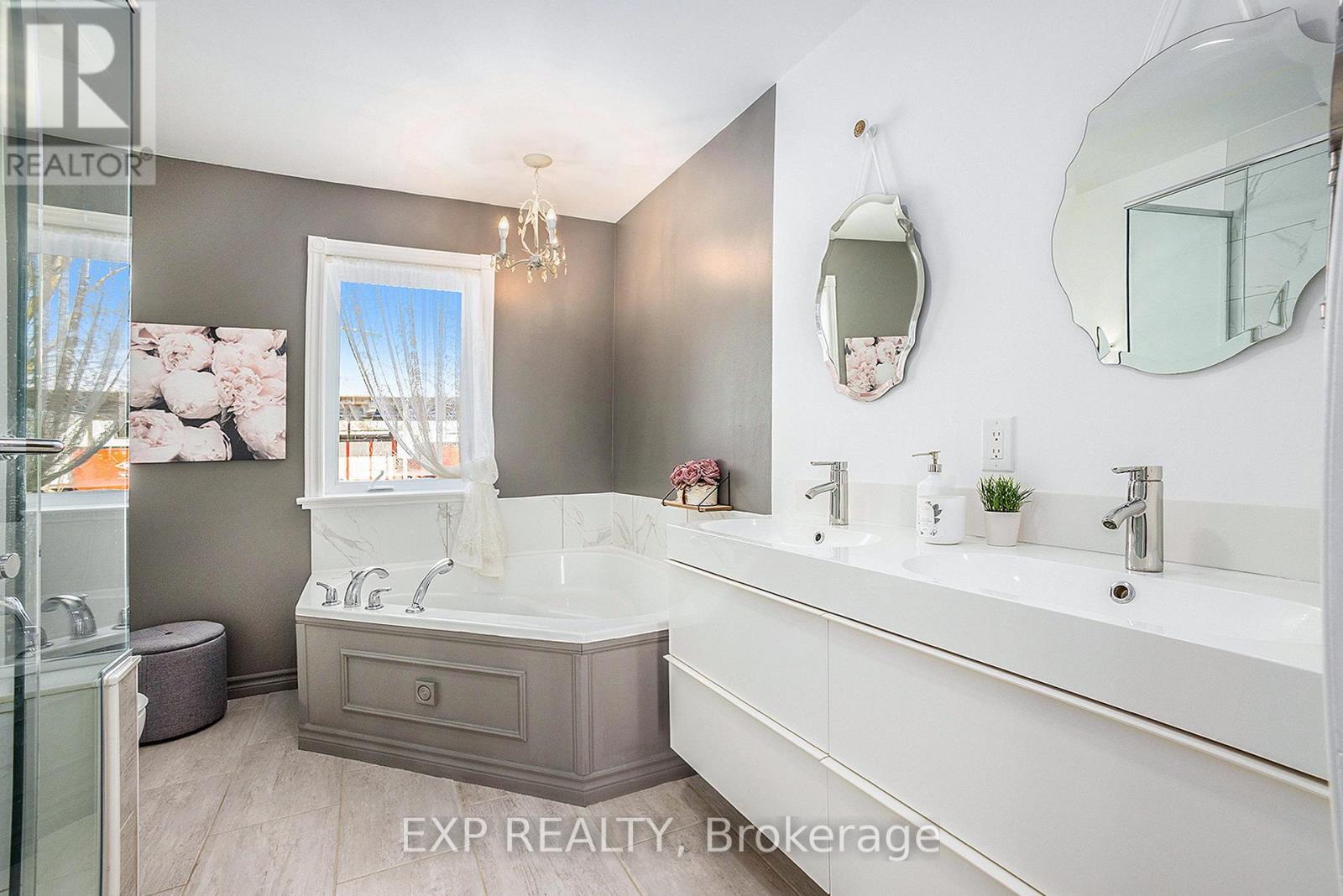 












1508 ST ANDRE ROAD

,
Russell,




Ontario
K0A1W0

