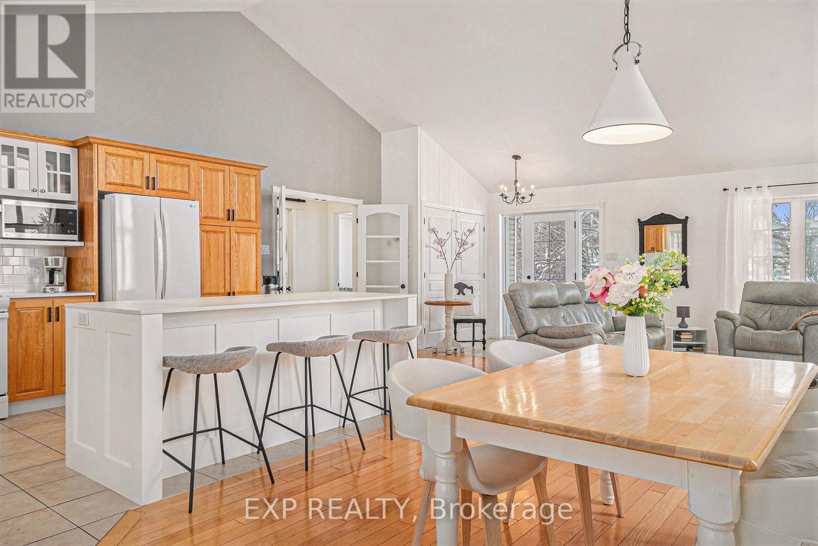 












1508 ST ANDRE ROAD

,
Russell,




Ontario
K0A1W0

