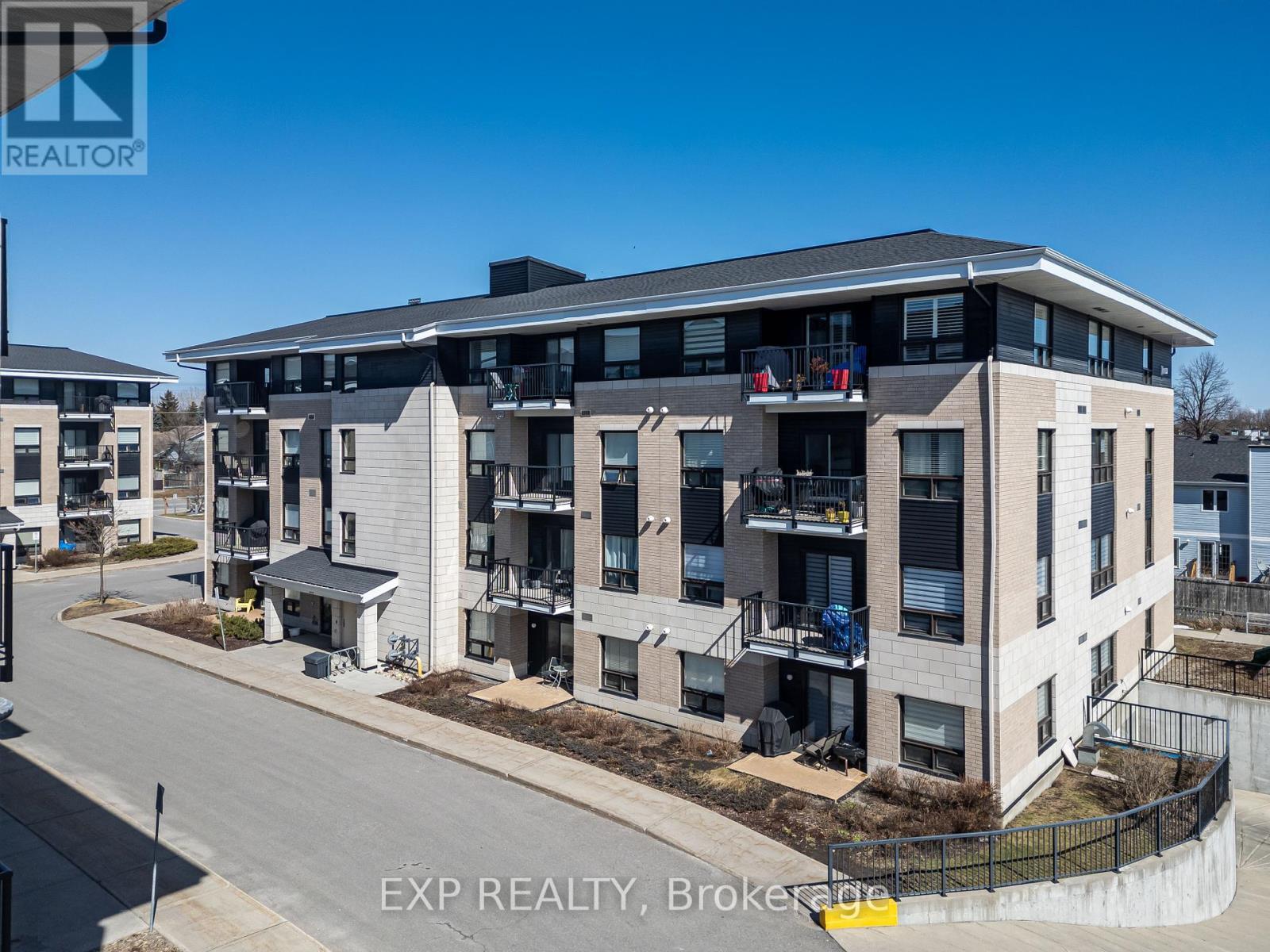 












304 - 225 WINTERFELL

,
Ottawa,




Ontario
K1G4J1

