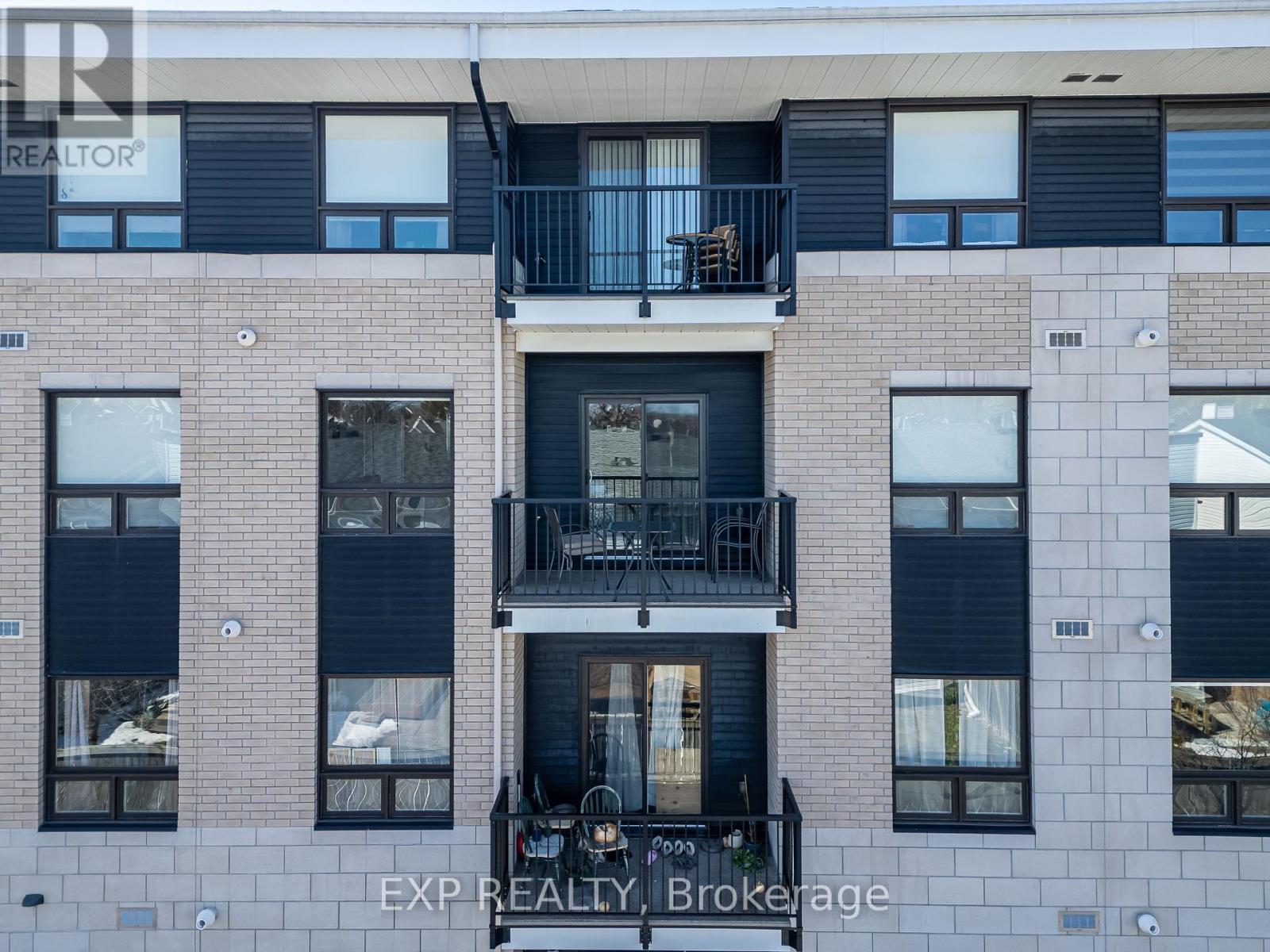 












304 - 225 WINTERFELL

,
Ottawa,




Ontario
K1G4J1

