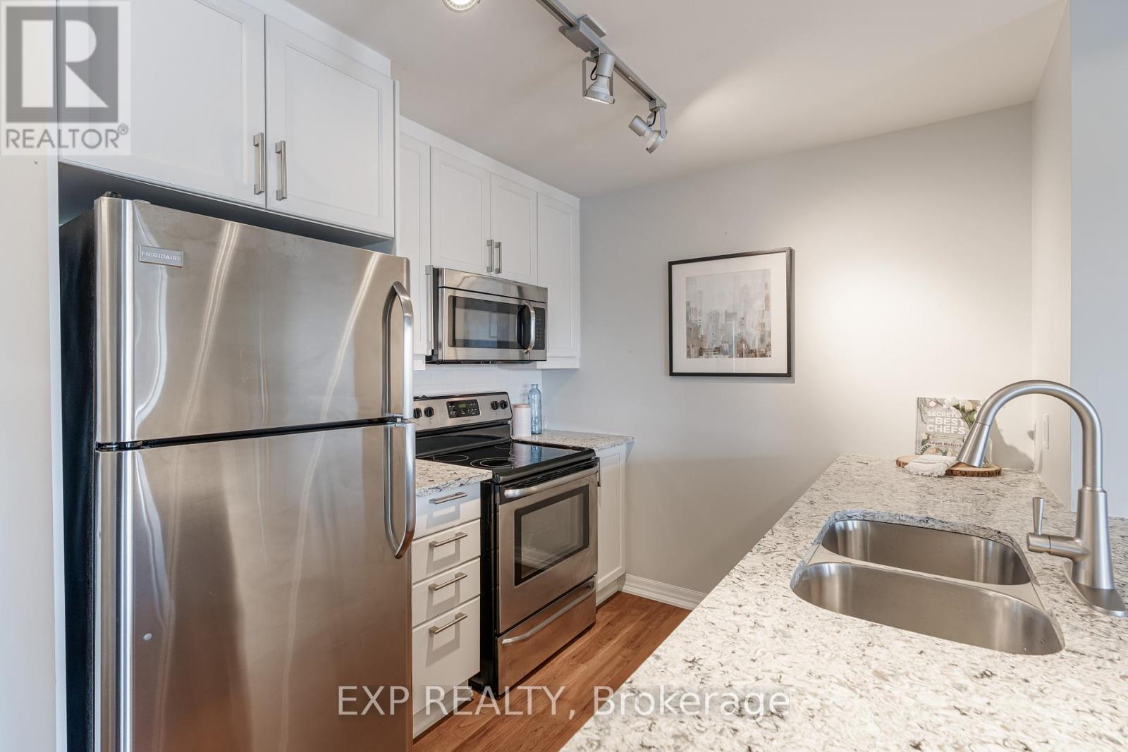 












304 - 225 WINTERFELL

,
Ottawa,




Ontario
K1G4J1

