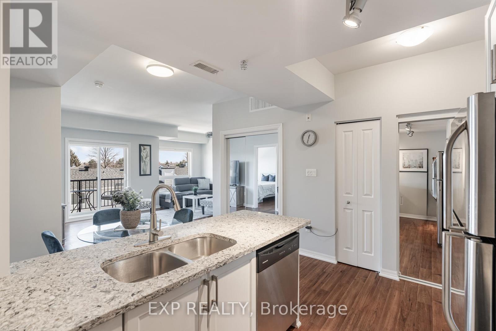 












304 - 225 WINTERFELL

,
Ottawa,




Ontario
K1G4J1

