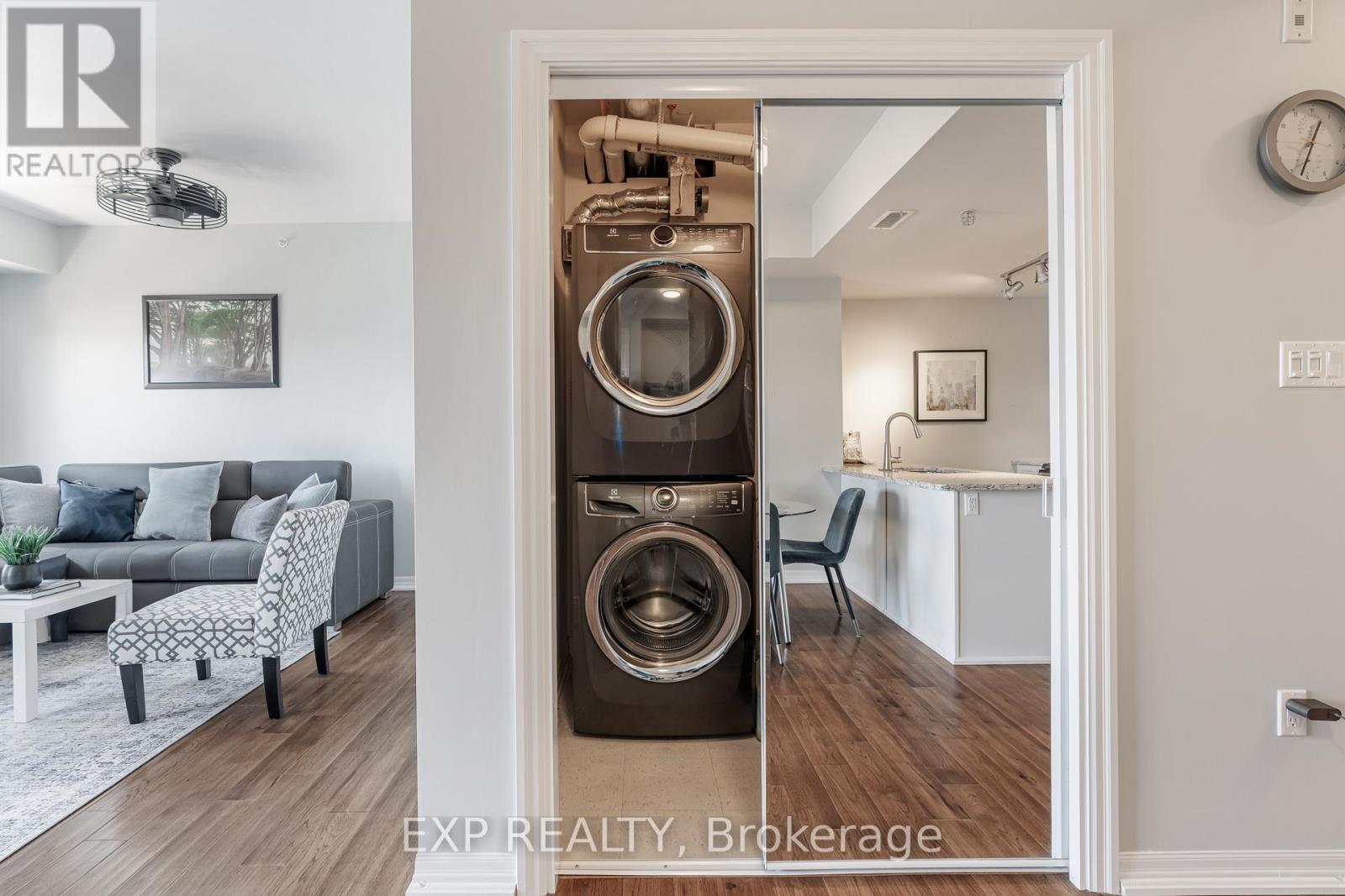 












304 - 225 WINTERFELL

,
Ottawa,




Ontario
K1G4J1

