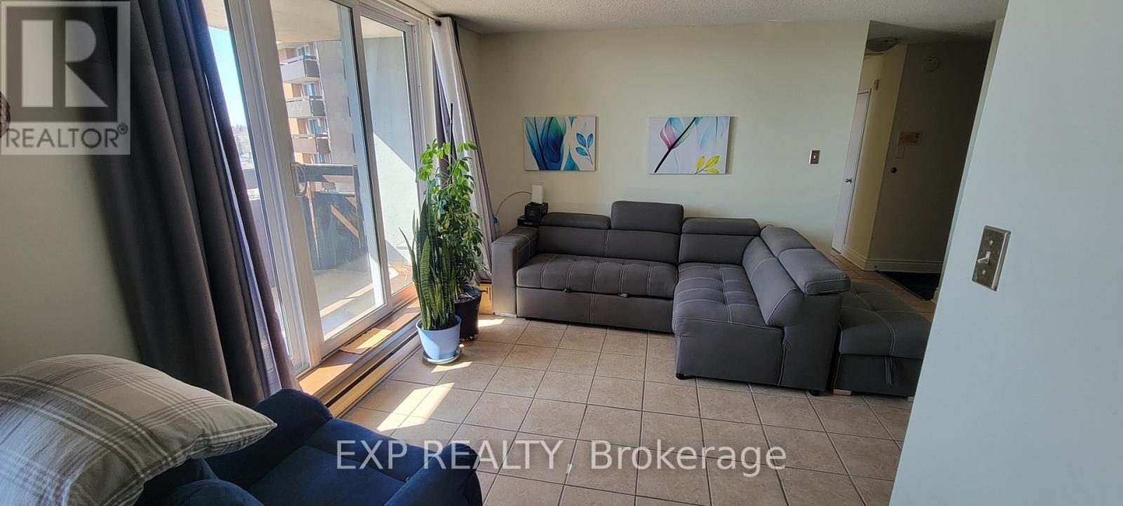 












1214 - 2000 JASMINE CRESCENT

,
Ottawa,




Ontario
K1J8K4

