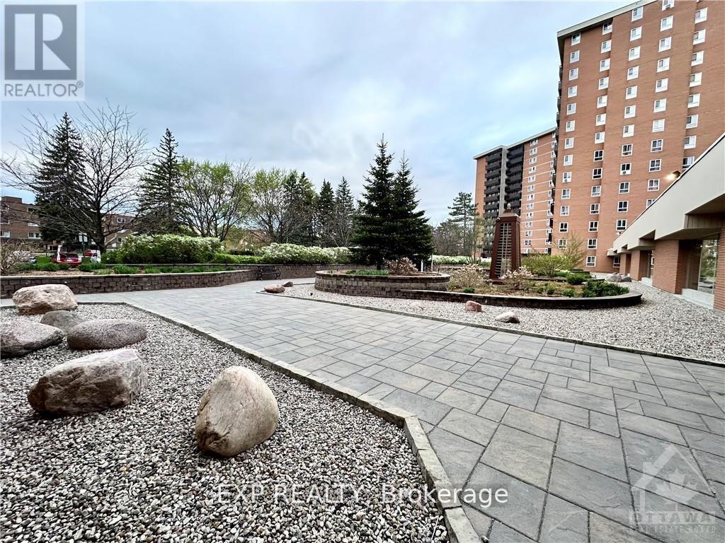 












1214 - 2000 JASMINE CRESCENT

,
Ottawa,




Ontario
K1J8K4


