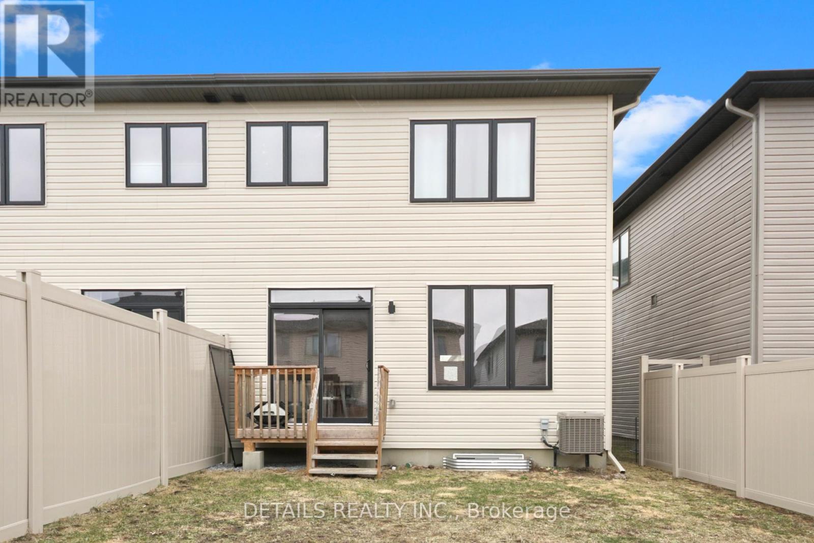












14 TABER STREET N

,
Carleton Place,




Ontario
K7C0H2

