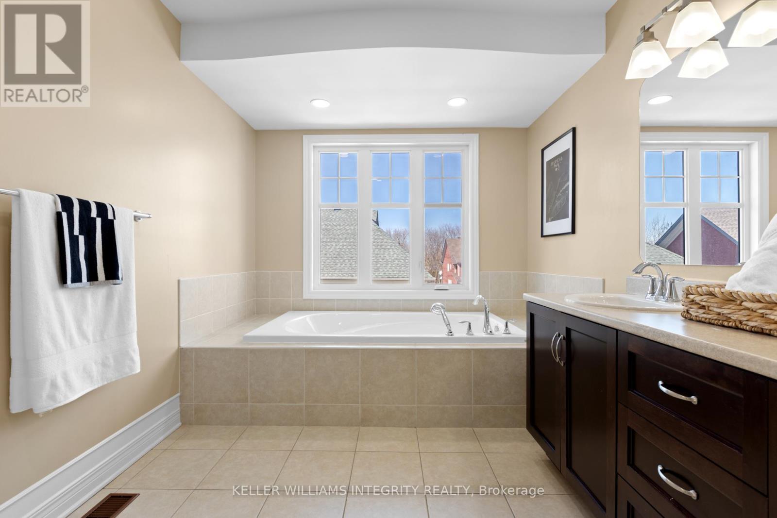 












302 RYWALK CIRCLE

,
Ottawa,




Ontario
K1T0C7

