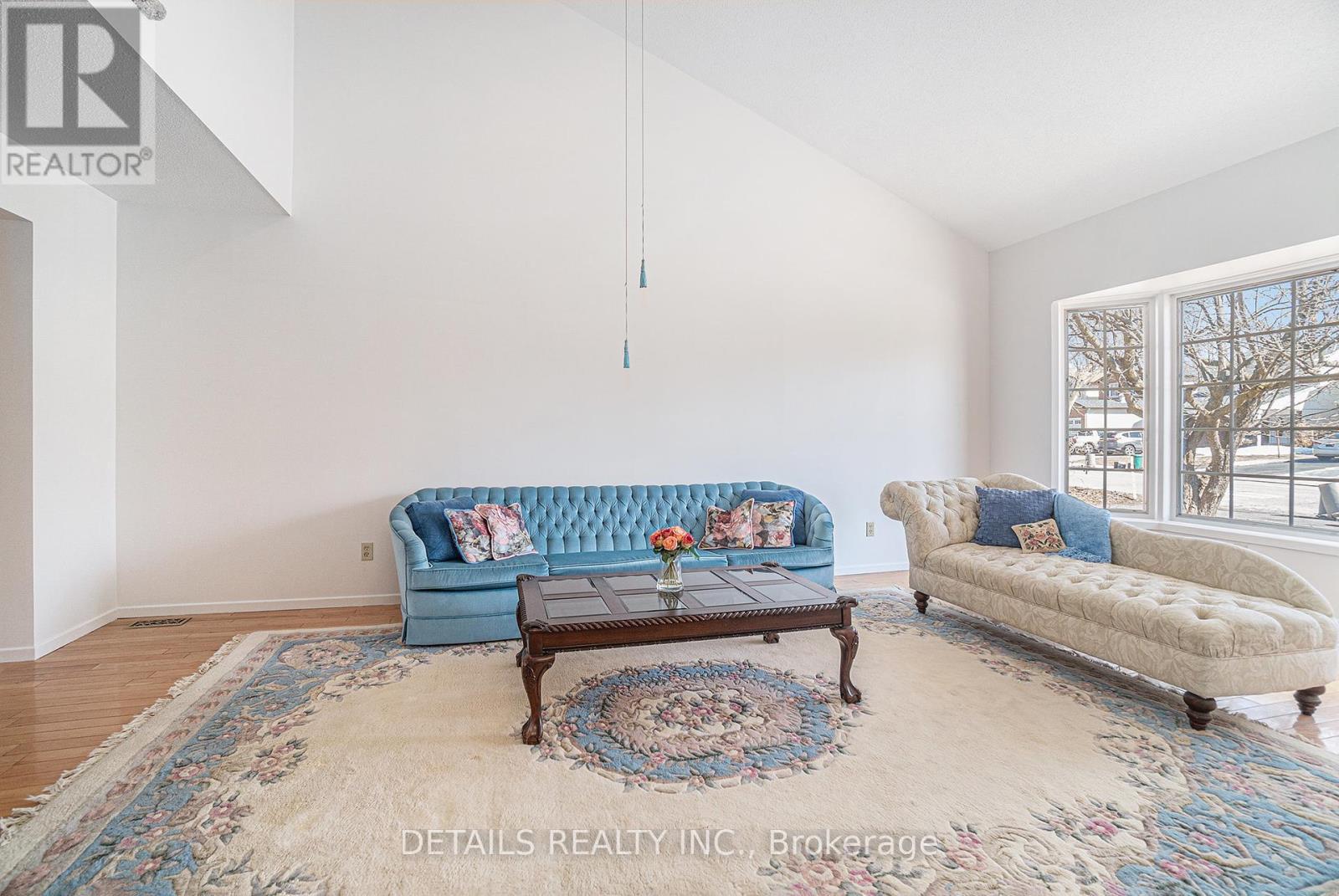 












230 EQUESTRIAN DRIVE

,
Ottawa,




Ontario
K2M1A4

