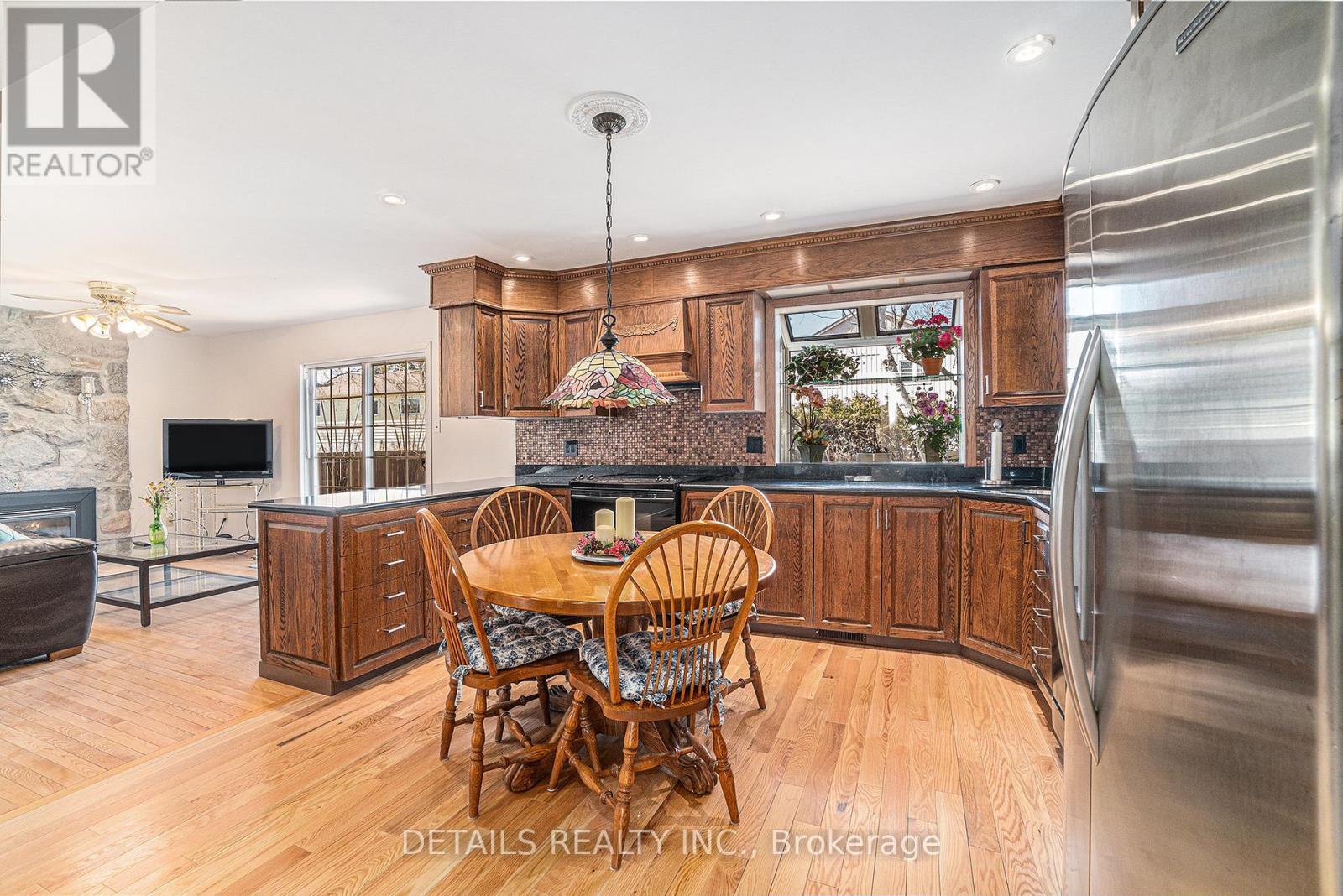 












230 EQUESTRIAN DRIVE

,
Ottawa,




Ontario
K2M1A4

