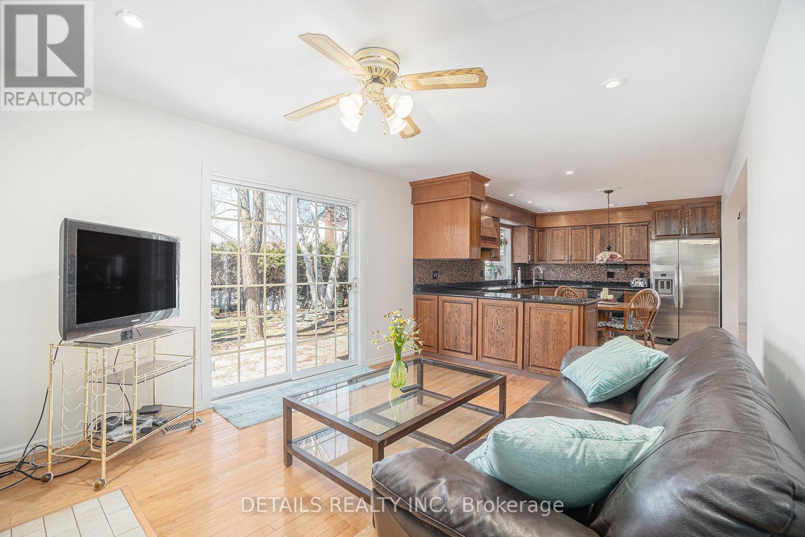 












230 EQUESTRIAN DRIVE

,
Ottawa,




Ontario
K2M1A4

