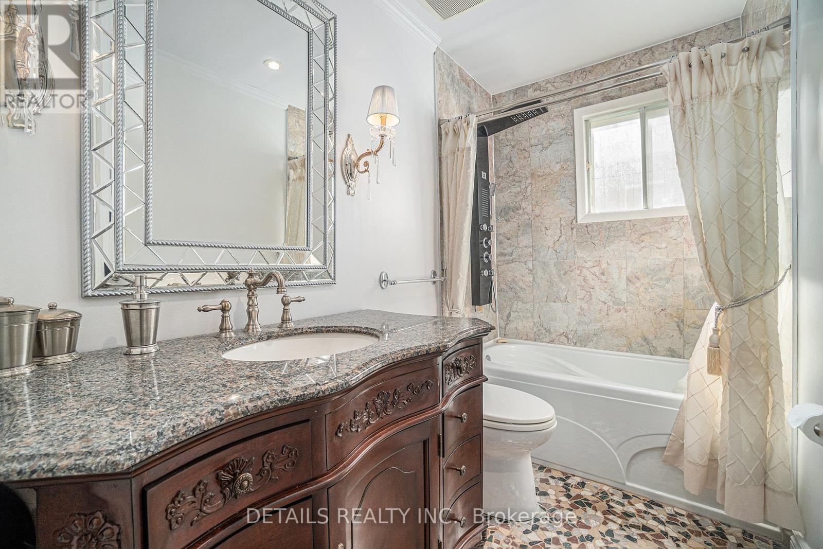 












230 EQUESTRIAN DRIVE

,
Ottawa,




Ontario
K2M1A4

