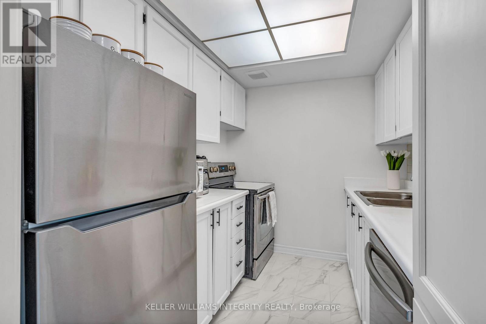 












202 - 500 LAURIER AVENUE W

,
Ottawa,




Ontario
K1R5E1

