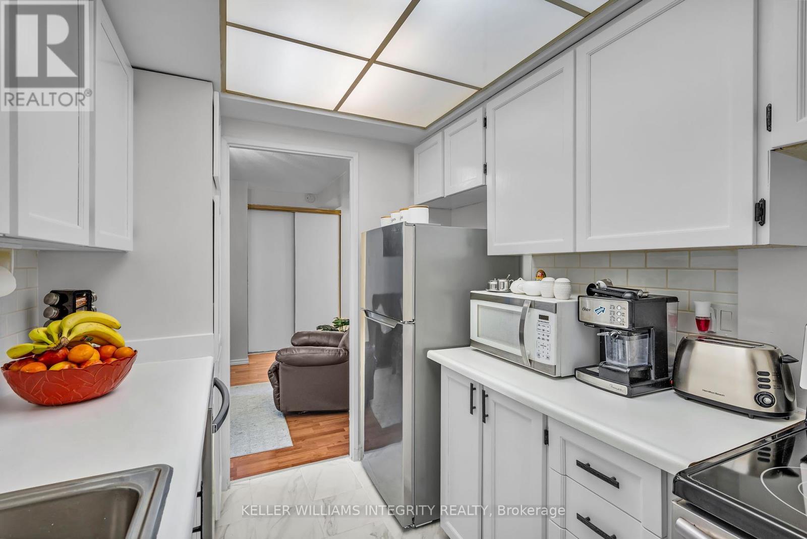 












202 - 500 LAURIER AVENUE W

,
Ottawa,




Ontario
K1R5E1

