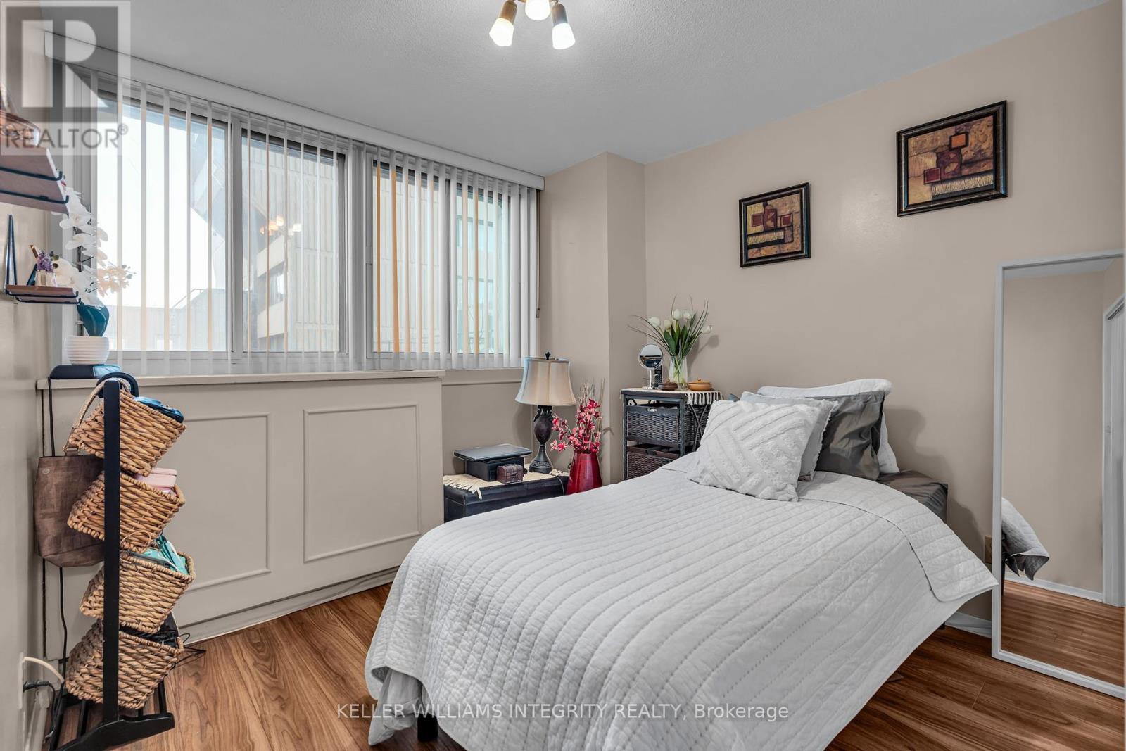 












202 - 500 LAURIER AVENUE W

,
Ottawa,




Ontario
K1R5E1

