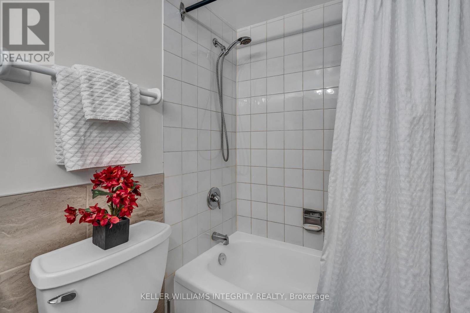 












202 - 500 LAURIER AVENUE W

,
Ottawa,




Ontario
K1R5E1

