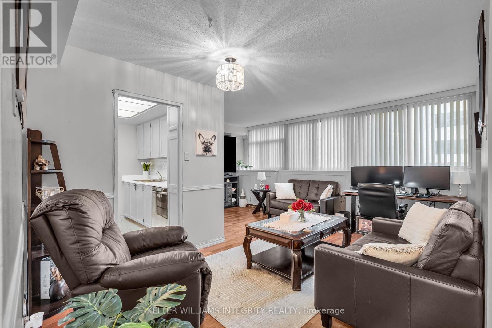 












202 - 500 LAURIER AVENUE W

,
Ottawa,




Ontario
K1R5E1


