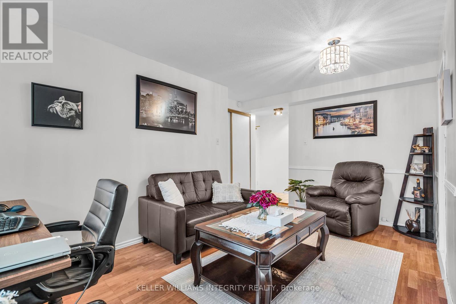 












202 - 500 LAURIER AVENUE W

,
Ottawa,




Ontario
K1R5E1

