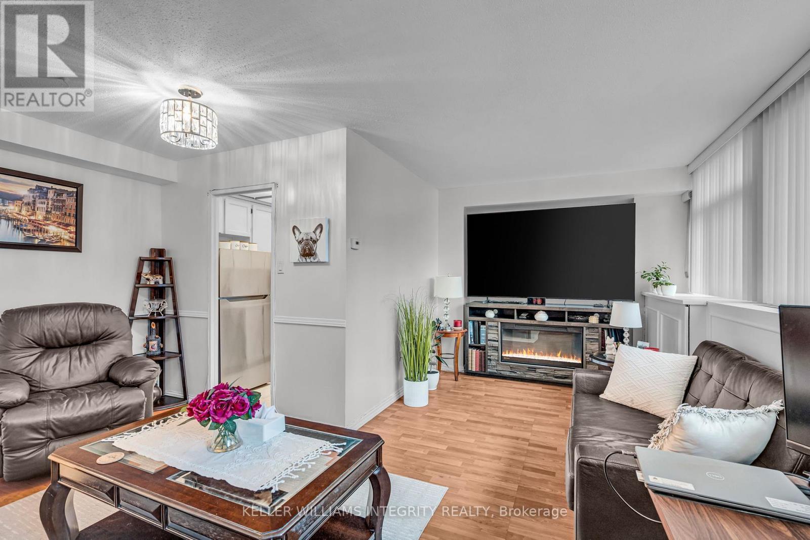 












202 - 500 LAURIER AVENUE W

,
Ottawa,




Ontario
K1R5E1

