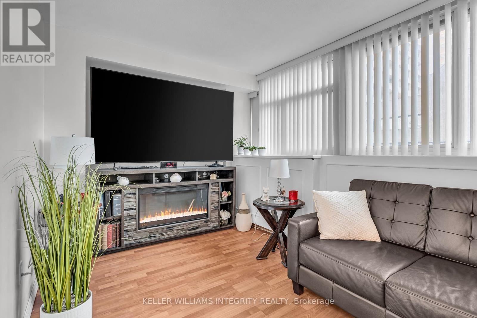 












202 - 500 LAURIER AVENUE W

,
Ottawa,




Ontario
K1R5E1

