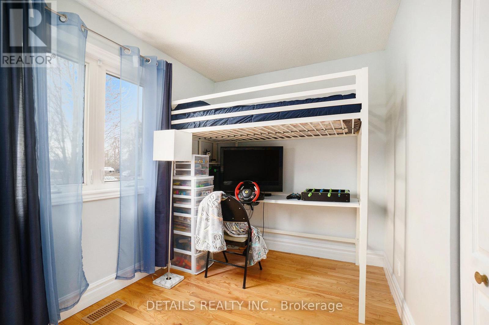 












10083 MCINTYRE ROAD

,
North Dundas,




Ontario
K0E1S0


