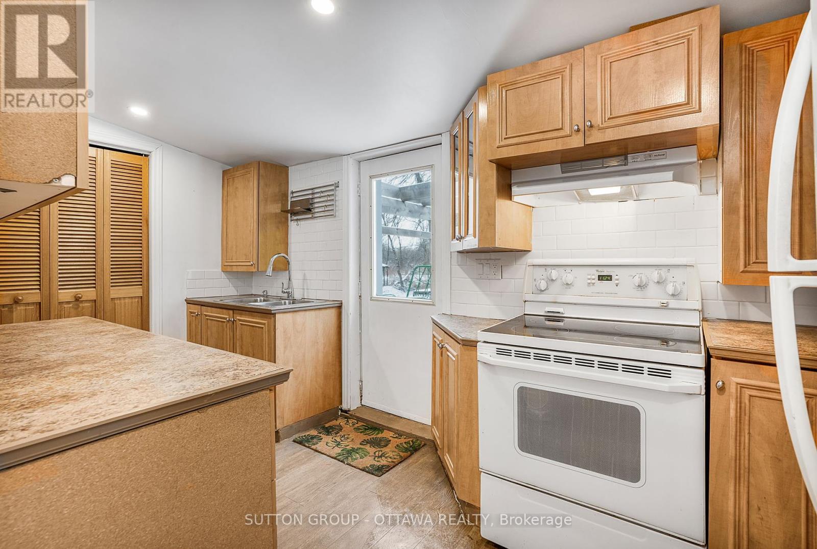












3758 KENNEDY AVENUE

,
North Glengarry,




Ontario
K0C1B0

