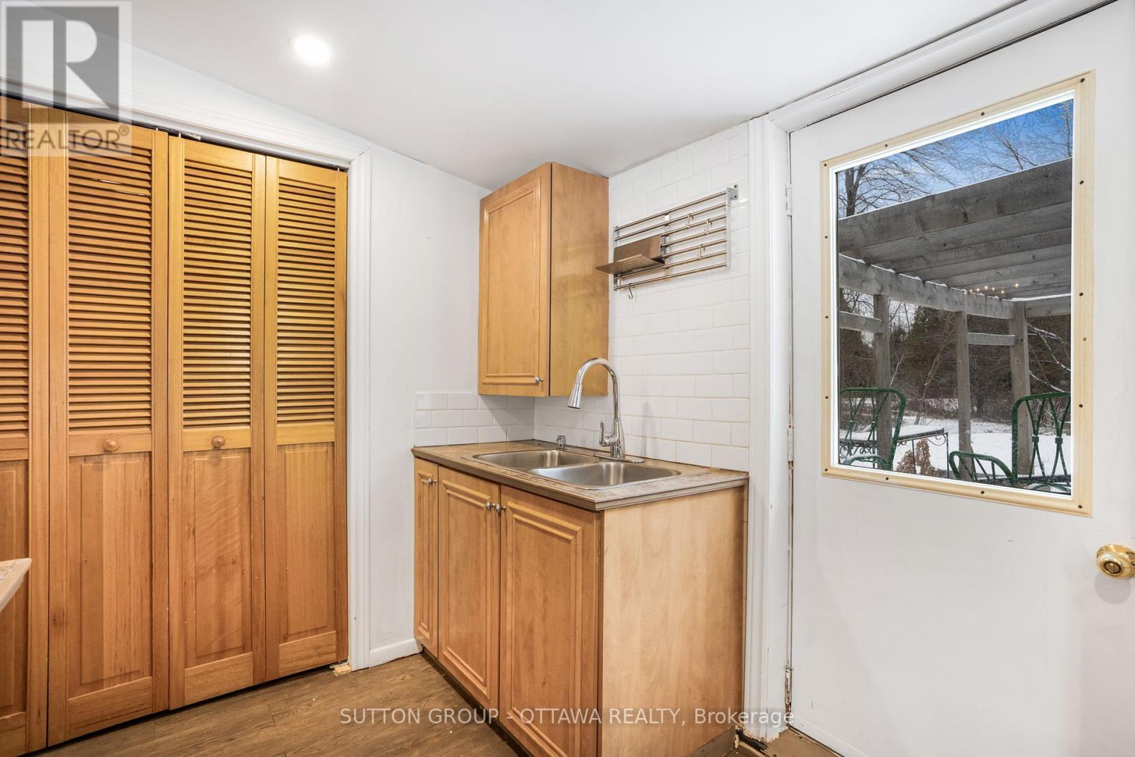 












3758 KENNEDY AVENUE

,
North Glengarry,




Ontario
K0C1B0


