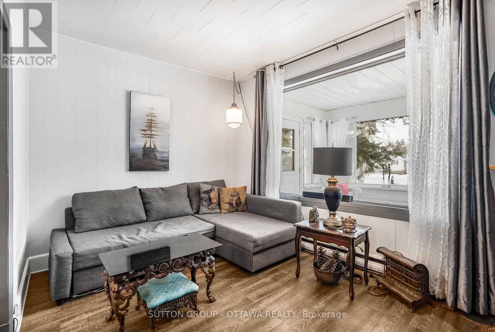 












3758 KENNEDY AVENUE

,
North Glengarry,




Ontario
K0C1B0

