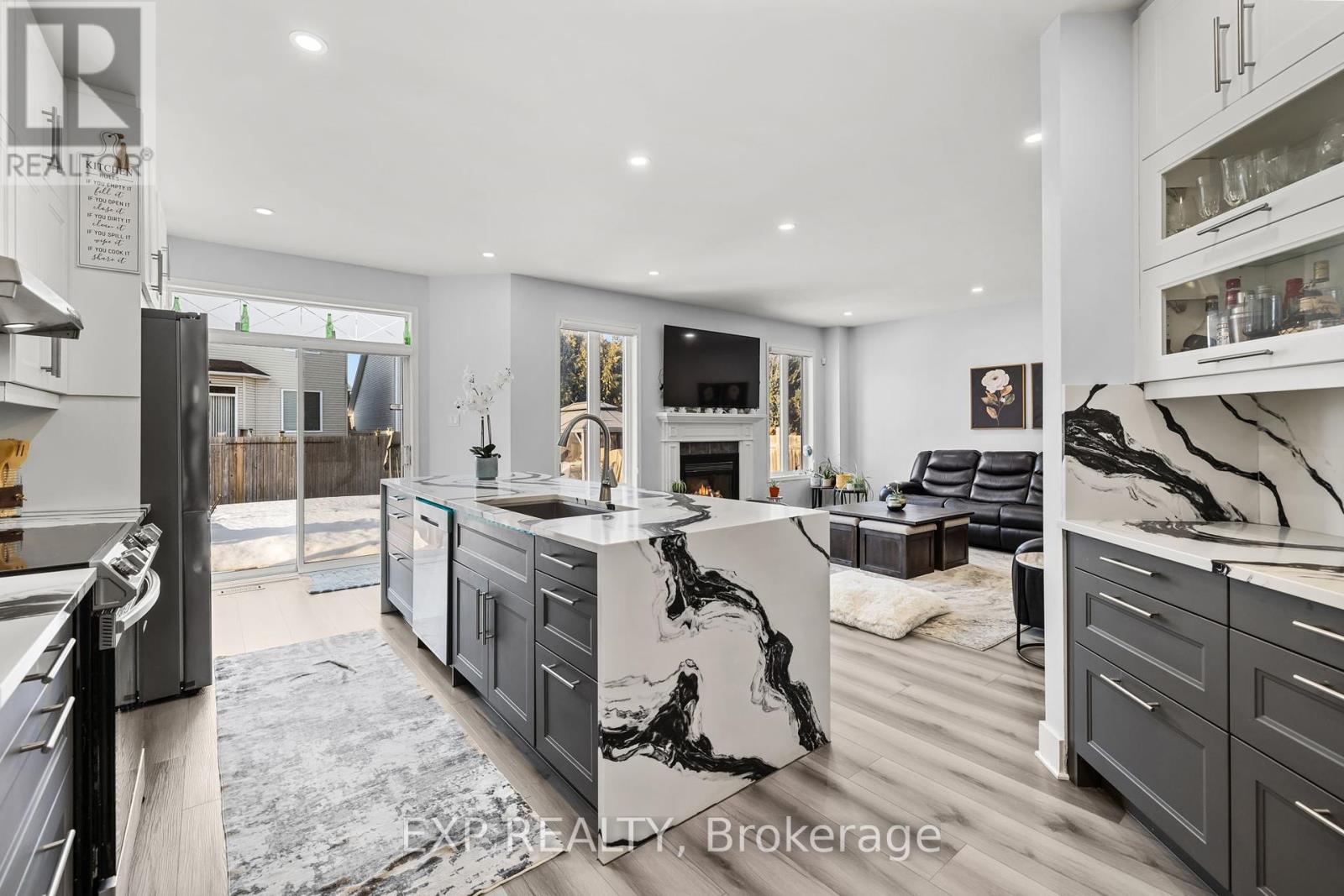 












2151 AVEBURY DRIVE

,
Ottawa,




Ontario
K4A4G7

