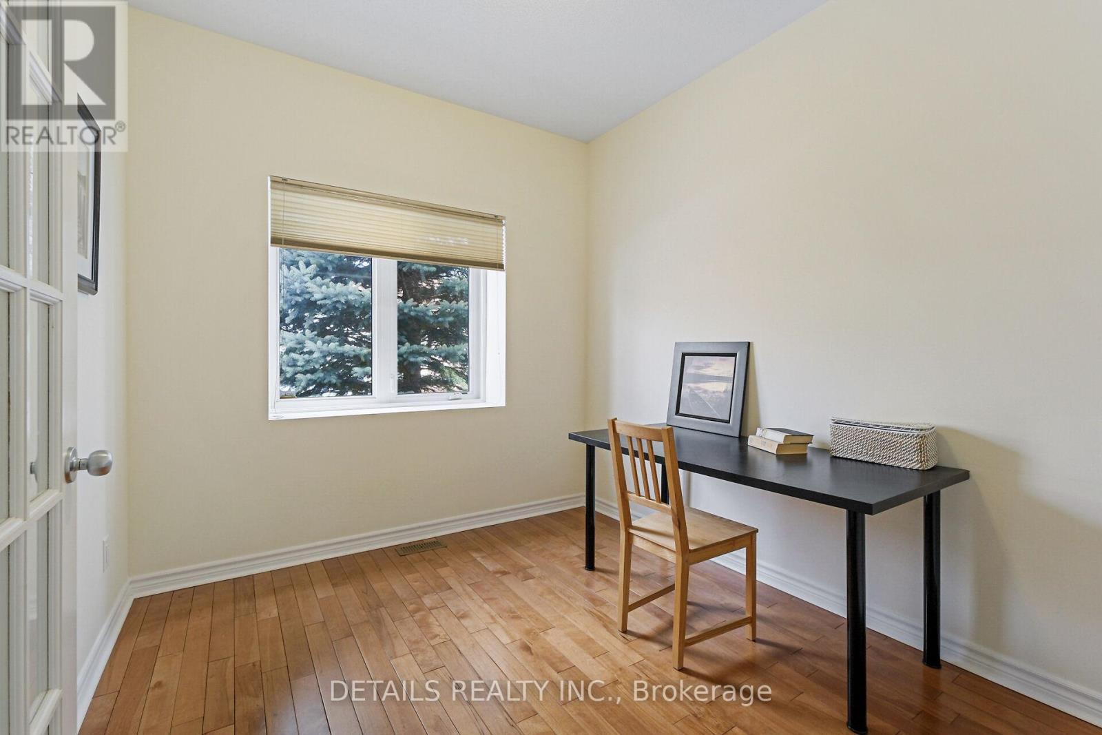 












404 ABBEYDALE CIRCLE

,
Ottawa,




Ontario
K2K0E8

