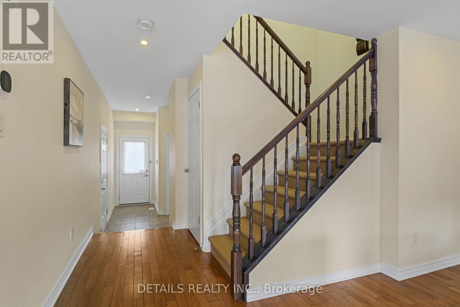 












404 ABBEYDALE CIRCLE

,
Ottawa,




Ontario
K2K0E8

