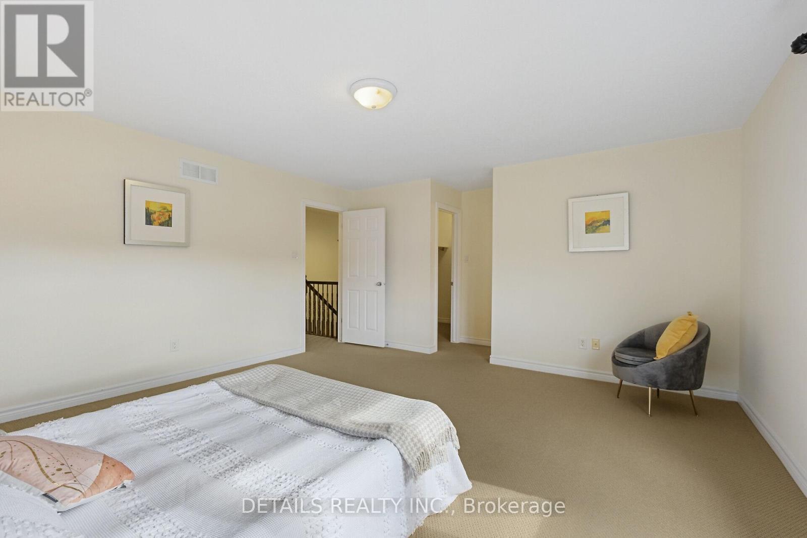 












404 ABBEYDALE CIRCLE

,
Ottawa,




Ontario
K2K0E8

