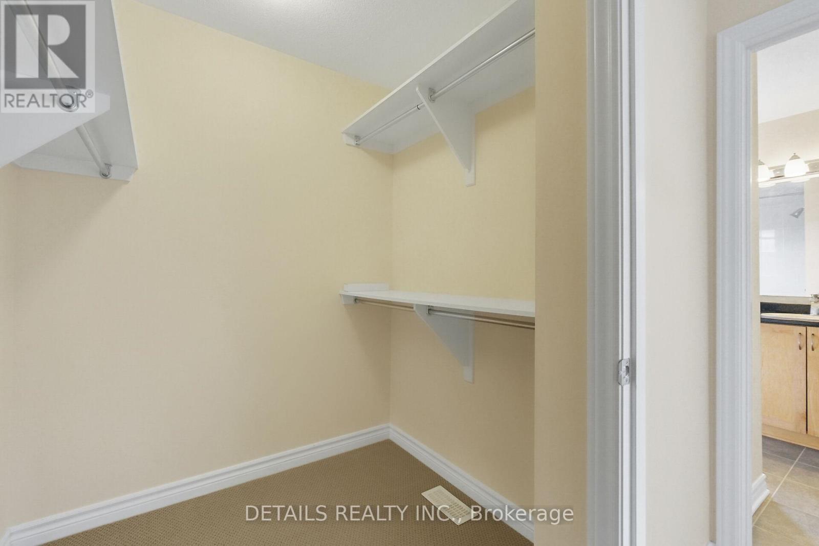 












404 ABBEYDALE CIRCLE

,
Ottawa,




Ontario
K2K0E8

