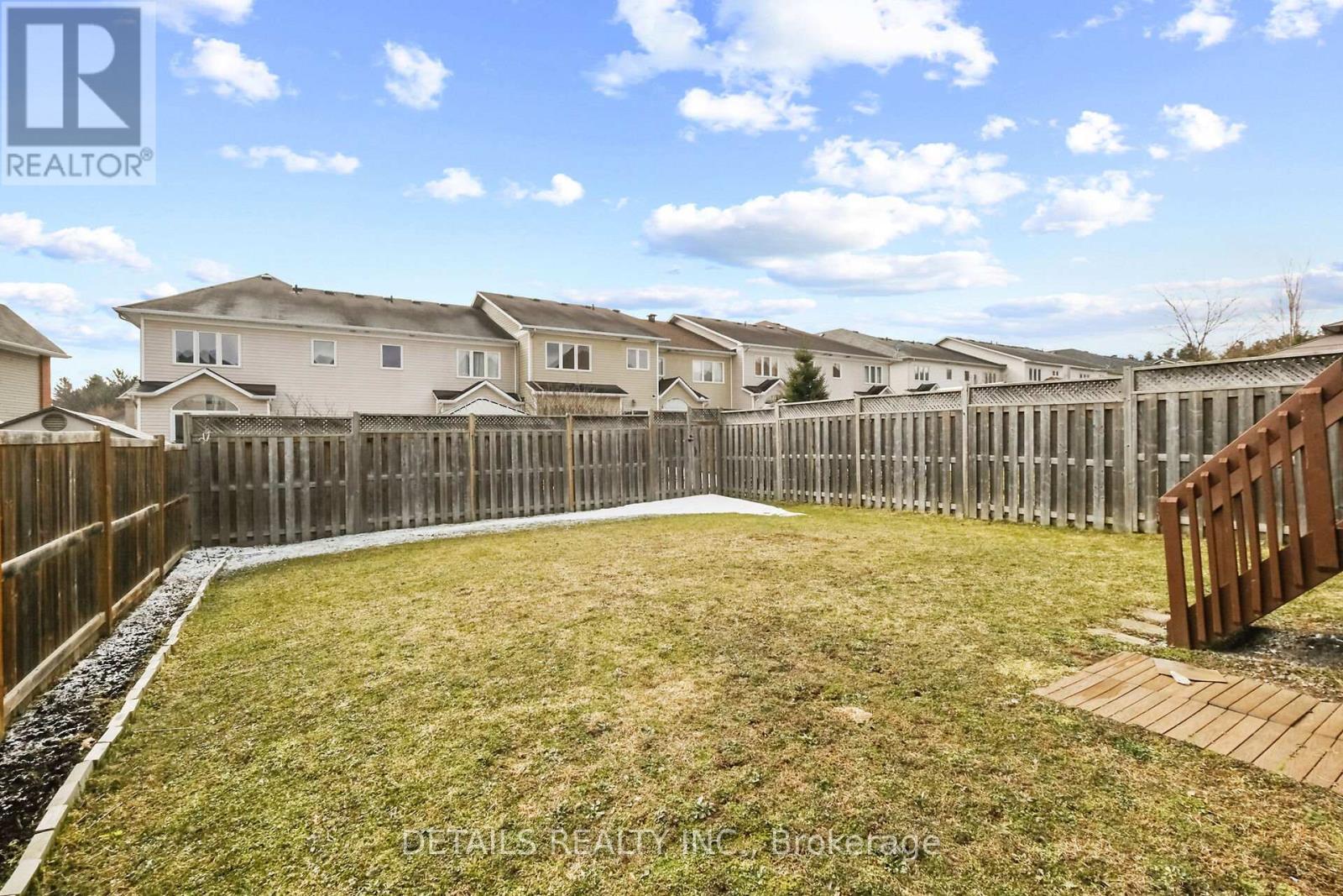 












404 ABBEYDALE CIRCLE

,
Ottawa,




Ontario
K2K0E8

