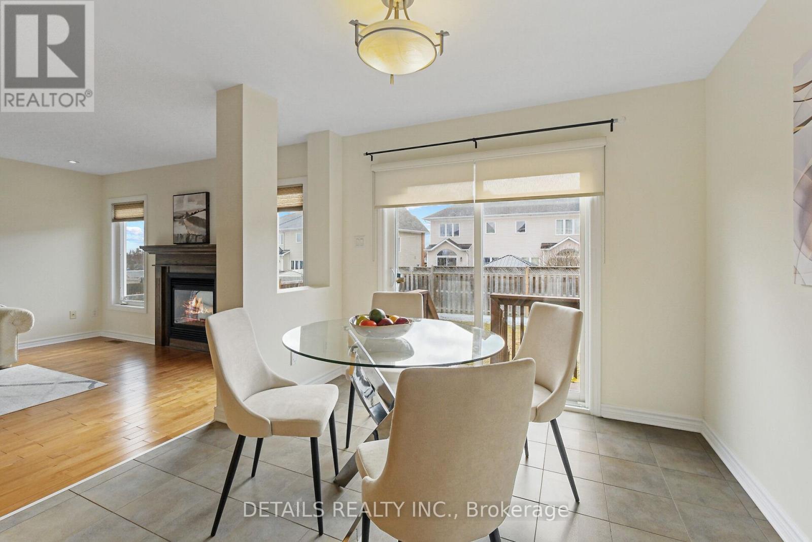 












404 ABBEYDALE CIRCLE

,
Ottawa,




Ontario
K2K0E8

