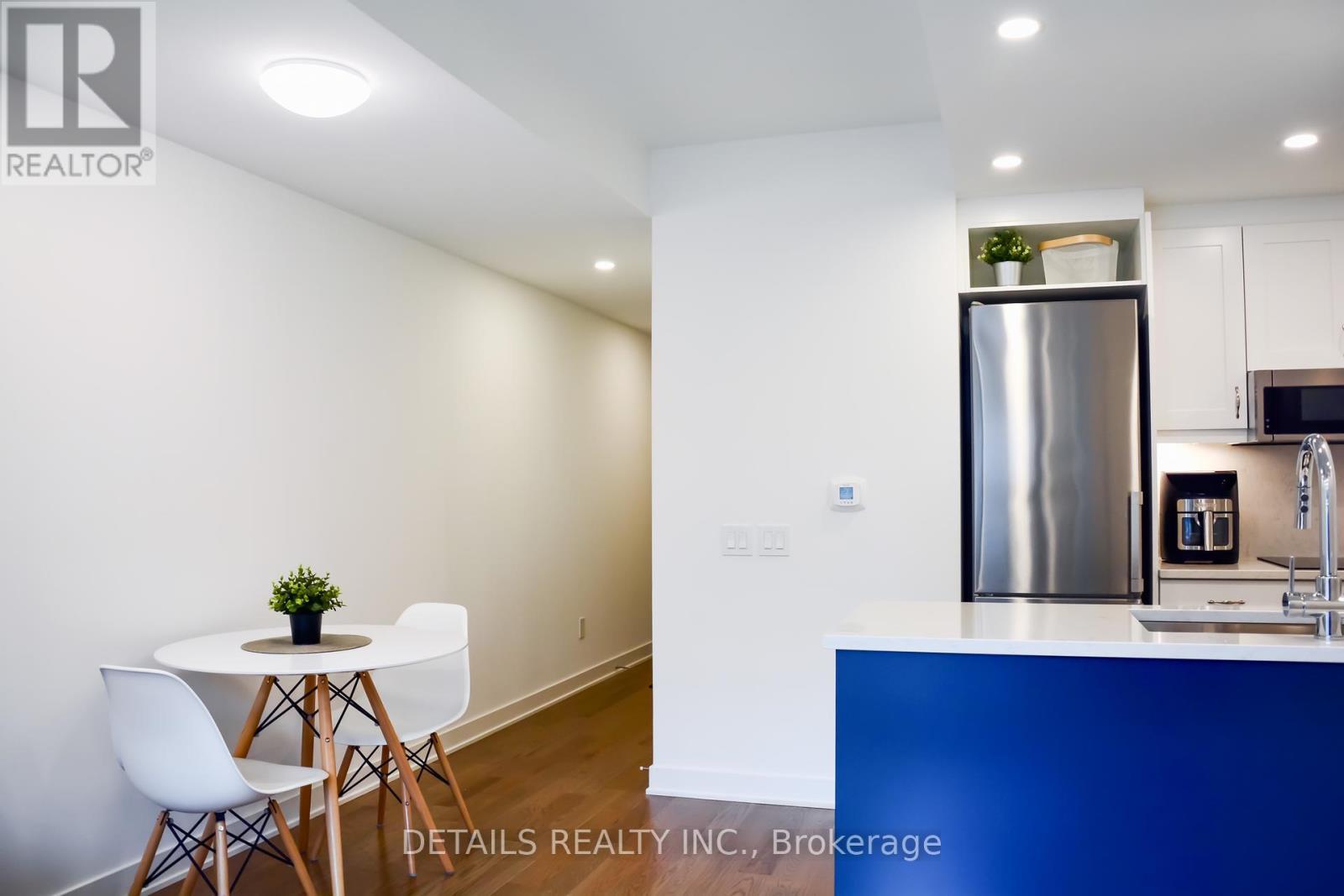 












1102 - 340 QUEEN STREET

,
Ottawa,




Ontario
K1R0G1

