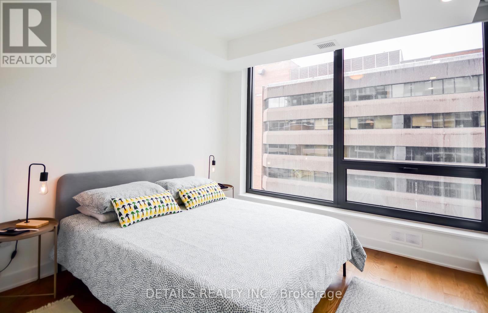 












1102 - 340 QUEEN STREET

,
Ottawa,




Ontario
K1R0G1

