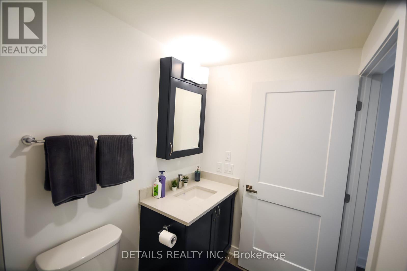 












1102 - 340 QUEEN STREET

,
Ottawa,




Ontario
K1R0G1

