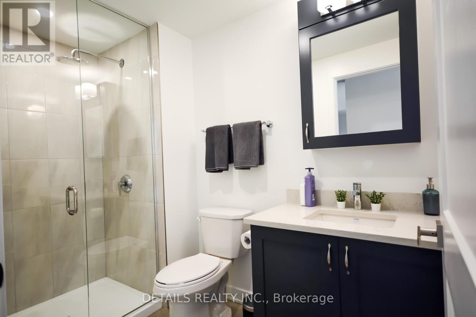 












1102 - 340 QUEEN STREET

,
Ottawa,




Ontario
K1R0G1

