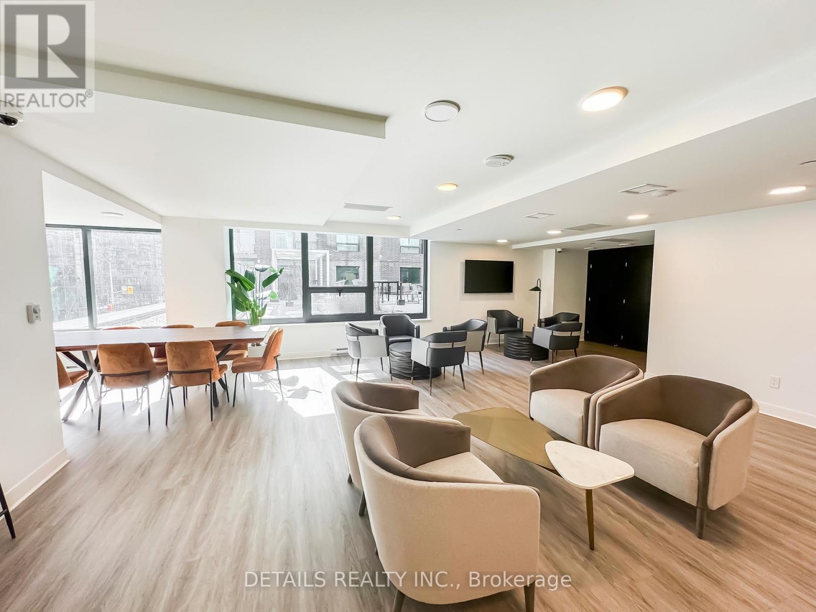 












1102 - 340 QUEEN STREET

,
Ottawa,




Ontario
K1R0G1

