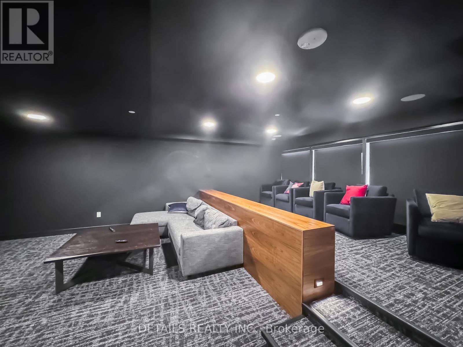 












1102 - 340 QUEEN STREET

,
Ottawa,




Ontario
K1R0G1

