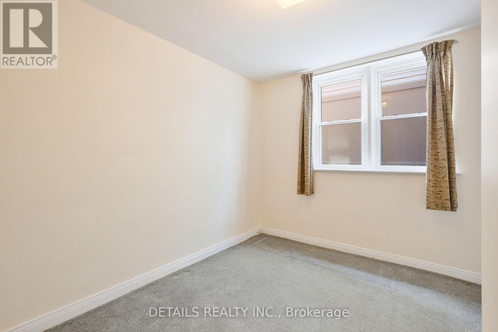 












309 CURRELL AVENUE

,
Ottawa,




Ontario
K1Z7J7

