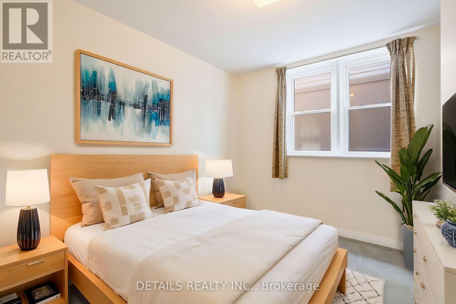 












309 CURRELL AVENUE

,
Ottawa,




Ontario
K1Z7J7

