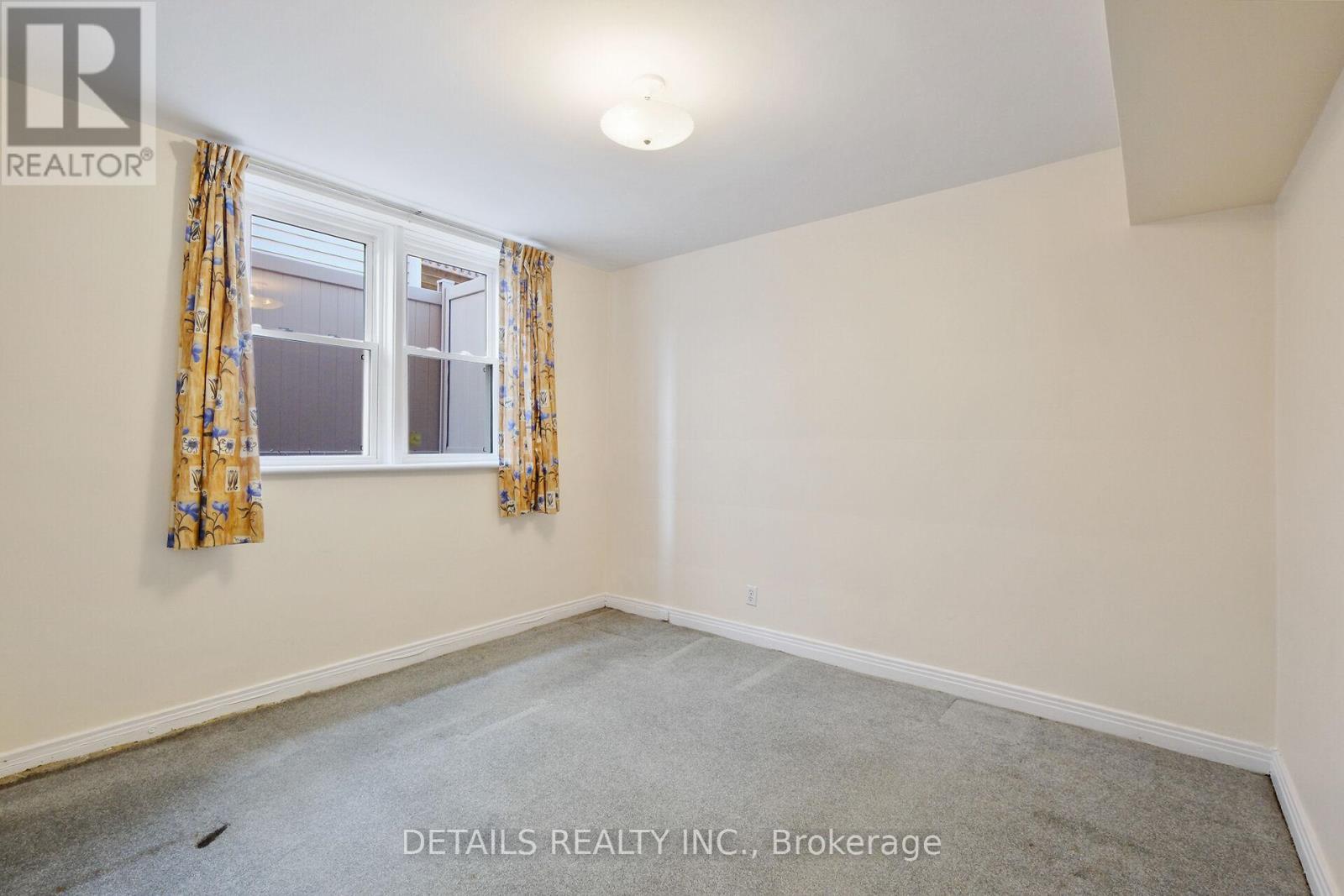












309 CURRELL AVENUE

,
Ottawa,




Ontario
K1Z7J7

