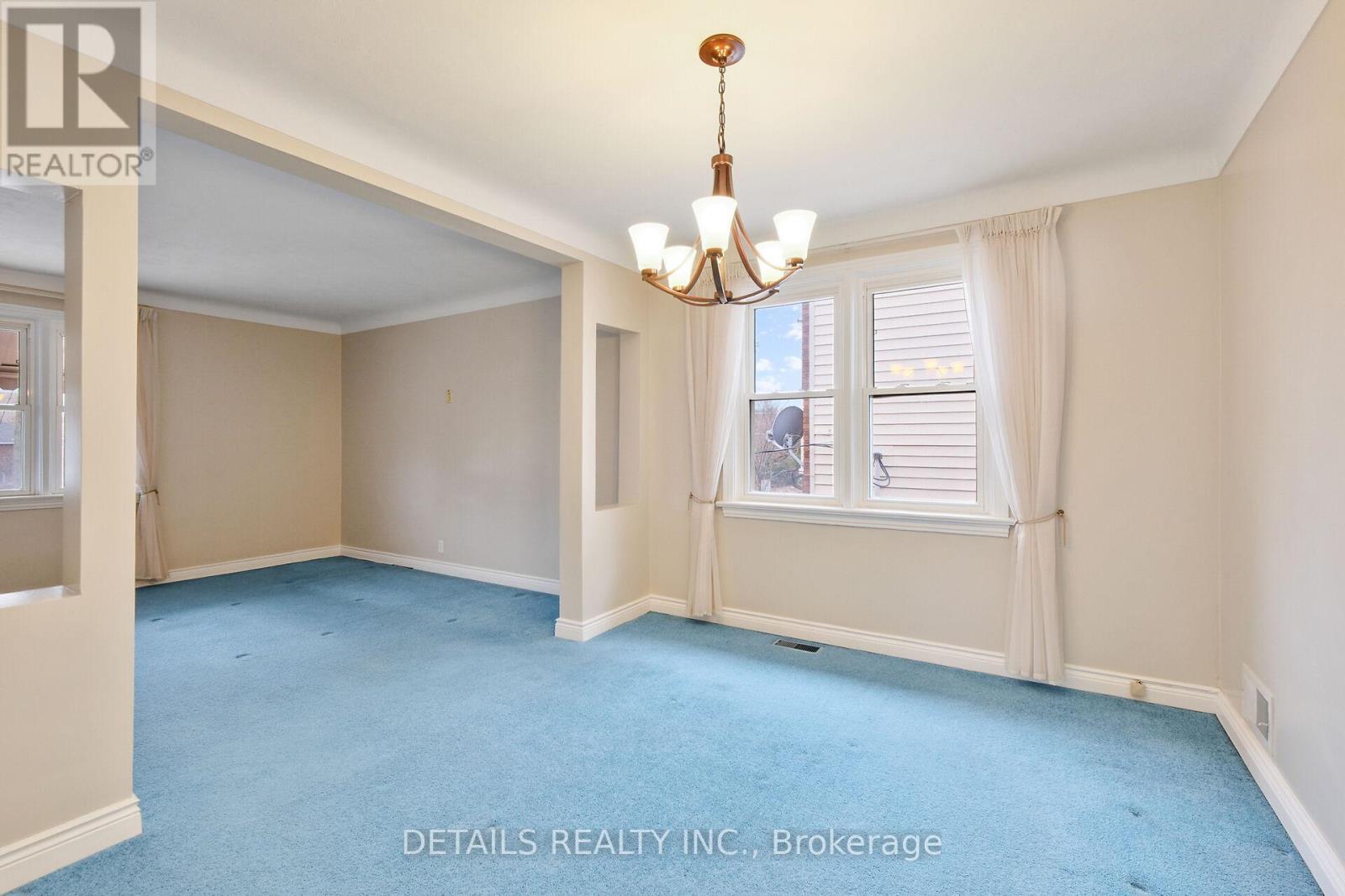 












309 CURRELL AVENUE

,
Ottawa,




Ontario
K1Z7J7

